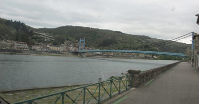 Most přes Rhónu v Serriéres